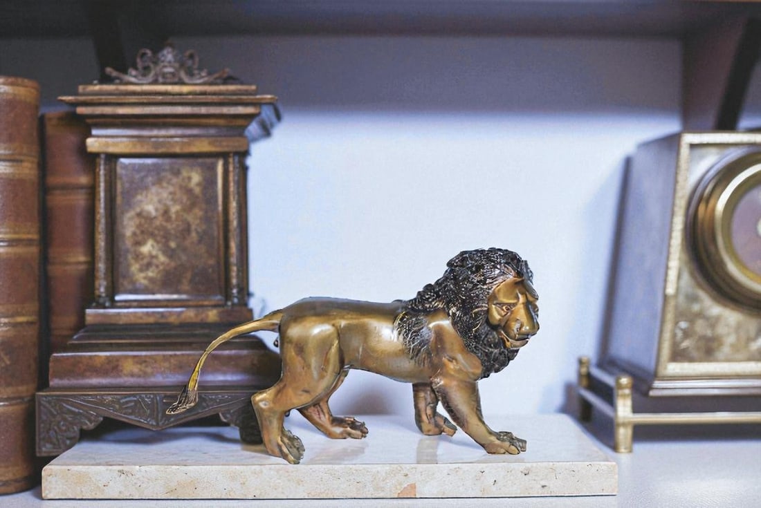 Small Bronze Lion Sculpture Walking Pose Animal Art 15" x 5" x 8"H - 2