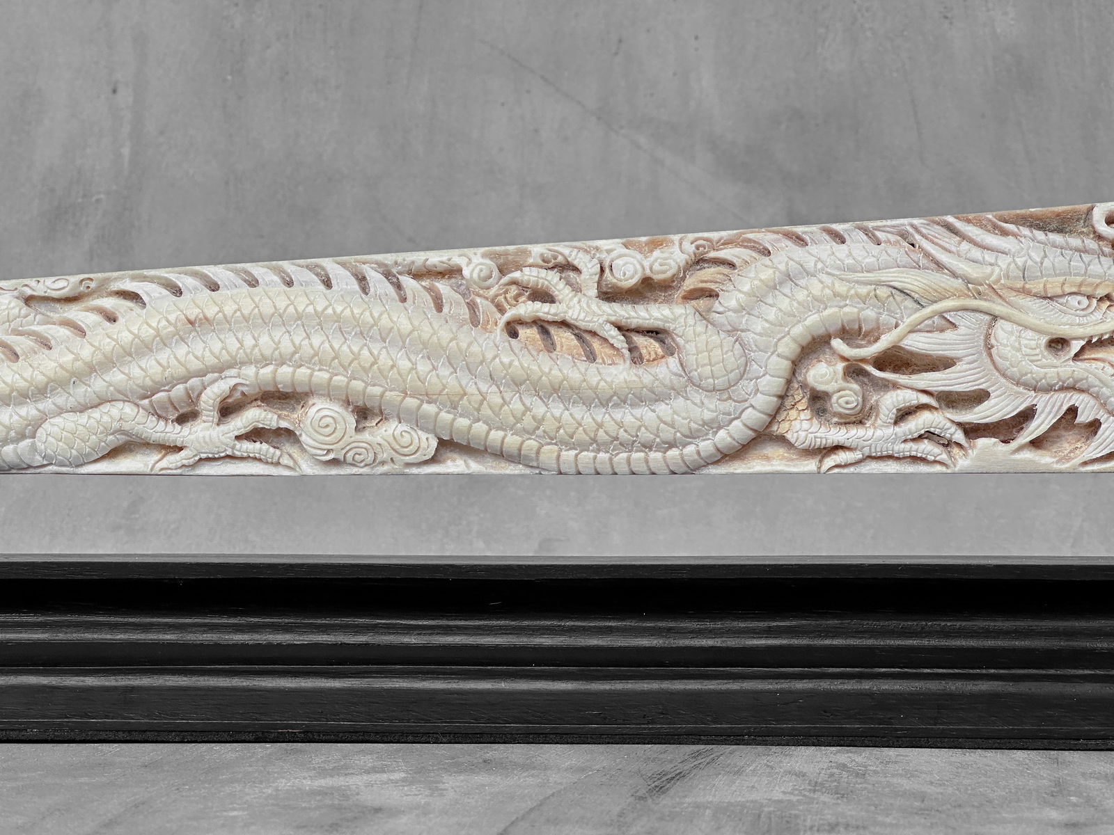 Impressive engraved swordfish rostrum - Dragon Phoenix motif - 7