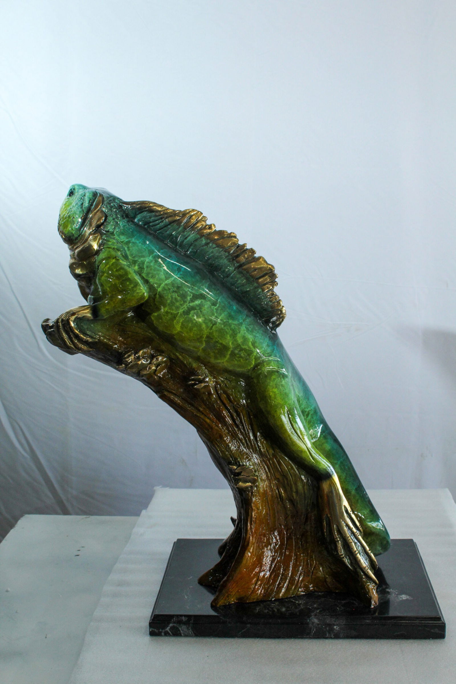 Bronze Iguana Statue –Vibrant Indoor/Outdoor Wildlife Sculpture, Wax Casting with Green & Gold - 5