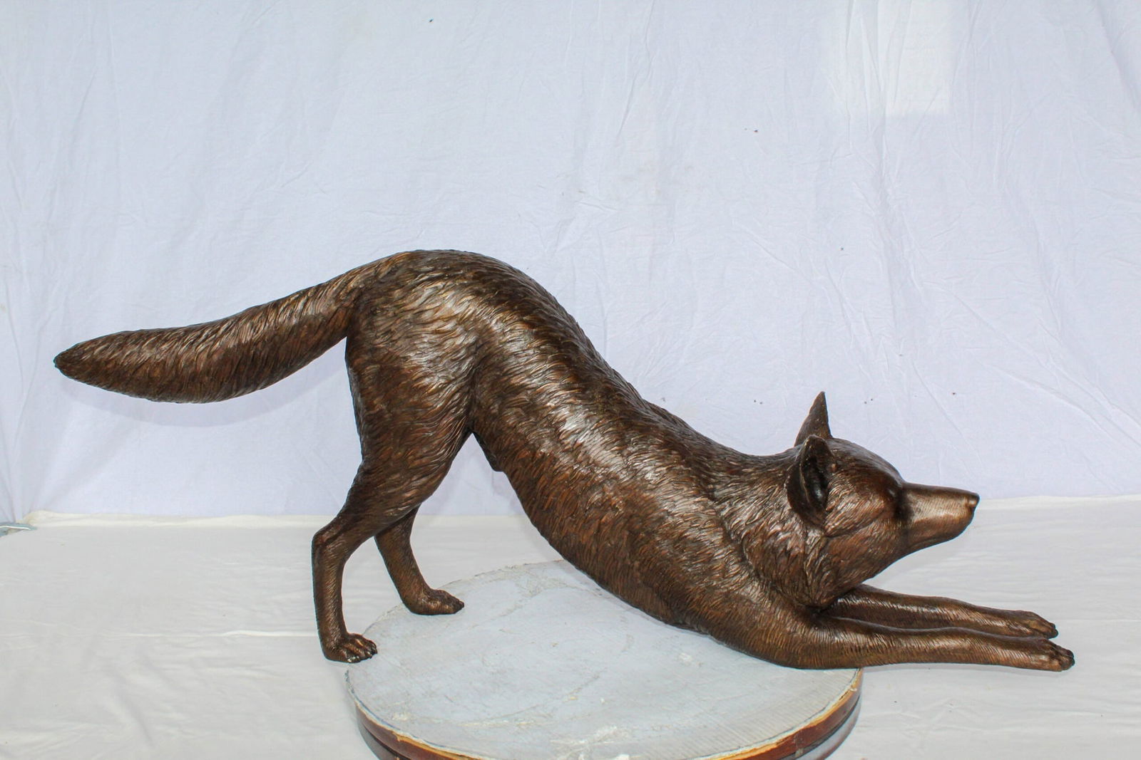 Bronze Wolf Stretching Statue – Handcrafted Lost Wax Wildlife Sculpture with Natural Patina Finish - 2