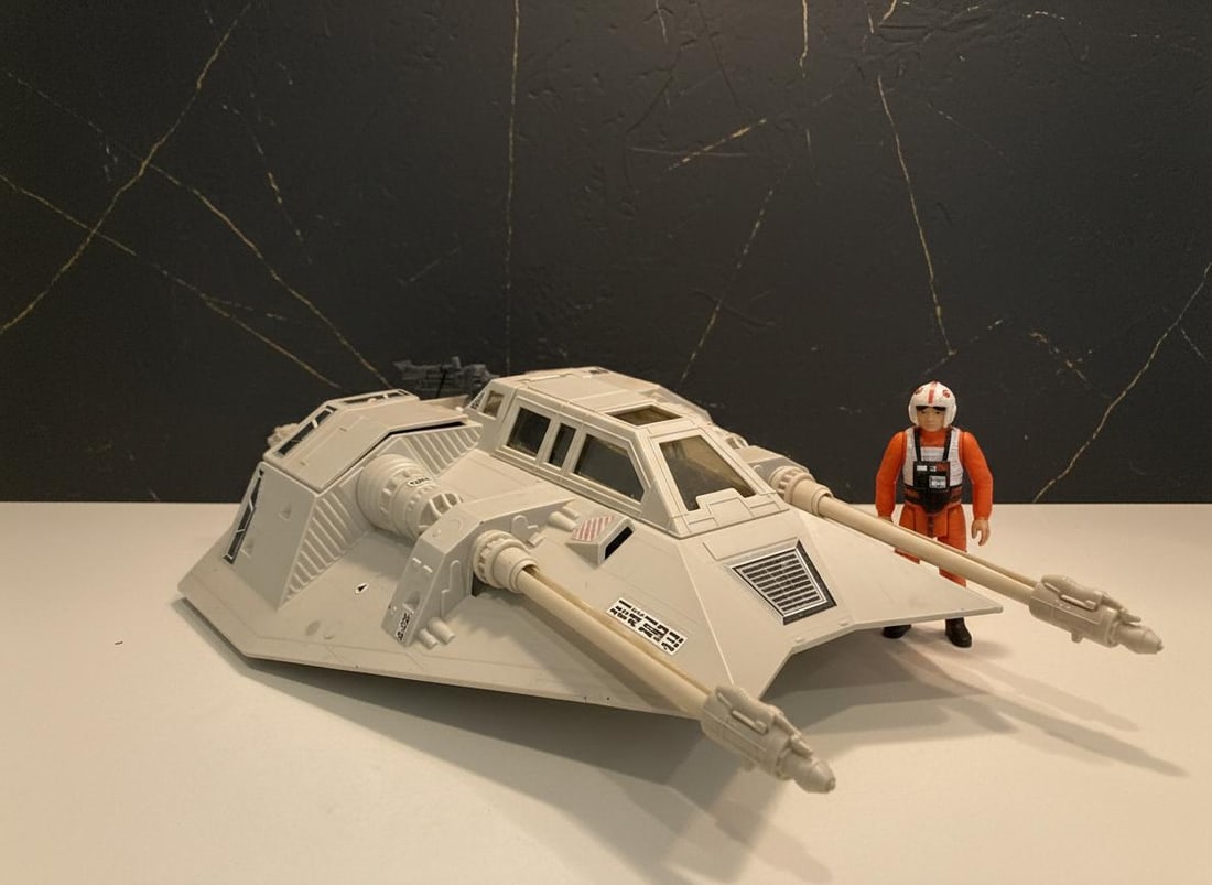 Original 1980 Star Wars ESB Snowspeeder, Vintage Vehicle with Working Lights and Sound: Title:Original 1980 Star Wars ESB Snowspeeder, Vintage Vehicle with Working Lights and SoundDescription:This is an original vintage 1980 Star Wars Snowspeeder vehicle from The Empire Strikes Back. A