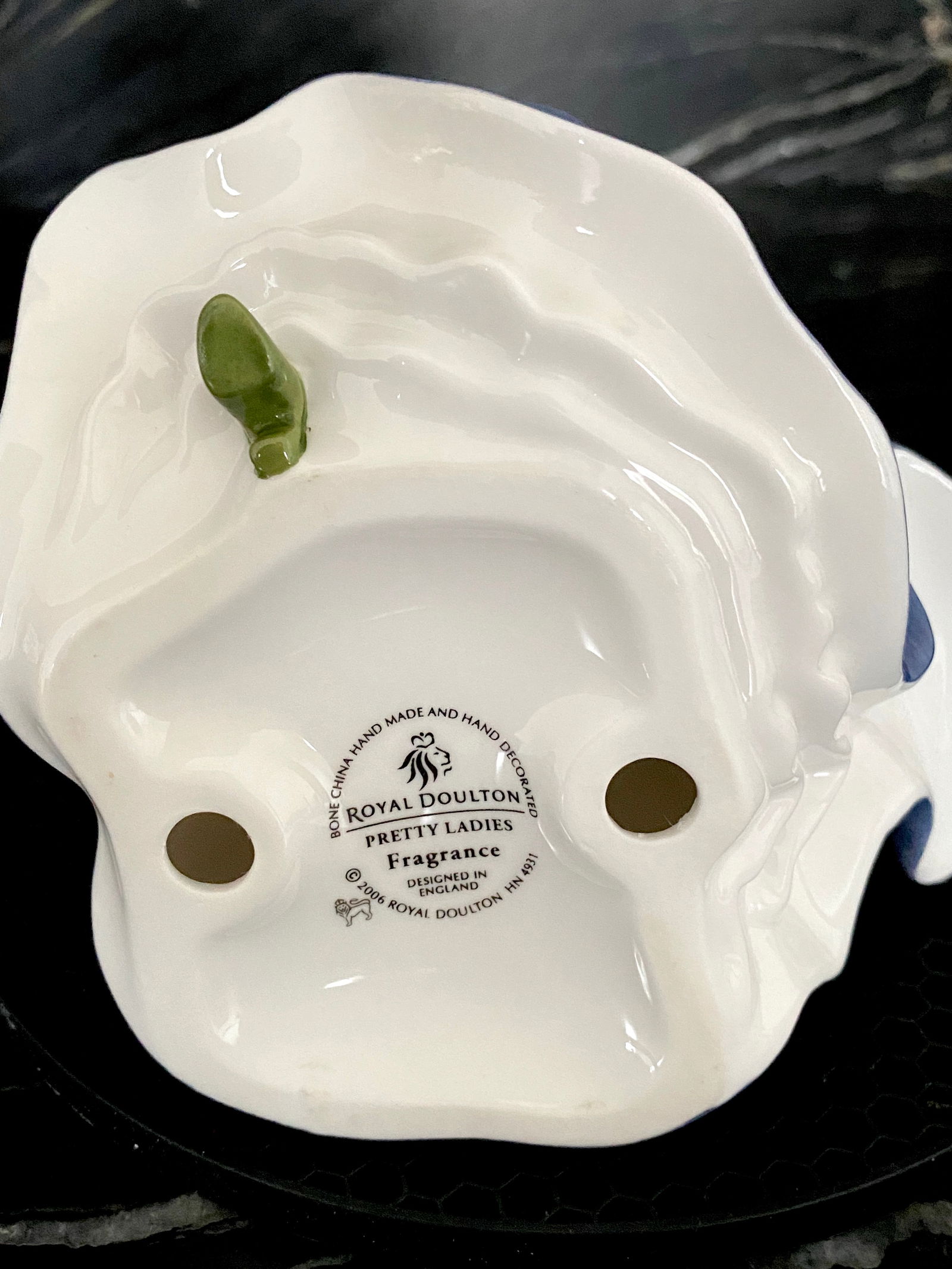 Royal Doulton figure Fragrance HN4931 Petites - 8