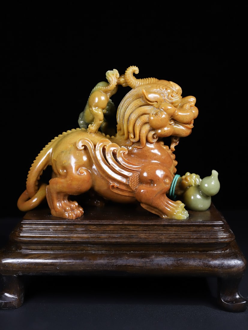 Shoushan Stone Hand-carved Lion Statue - 4