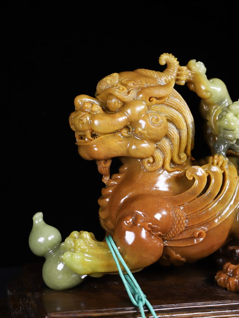 Shoushan Stone Hand-carved Lion Statue - 6