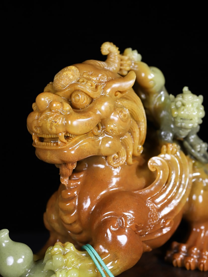 Shoushan Stone Hand-carved Lion Statue - 9