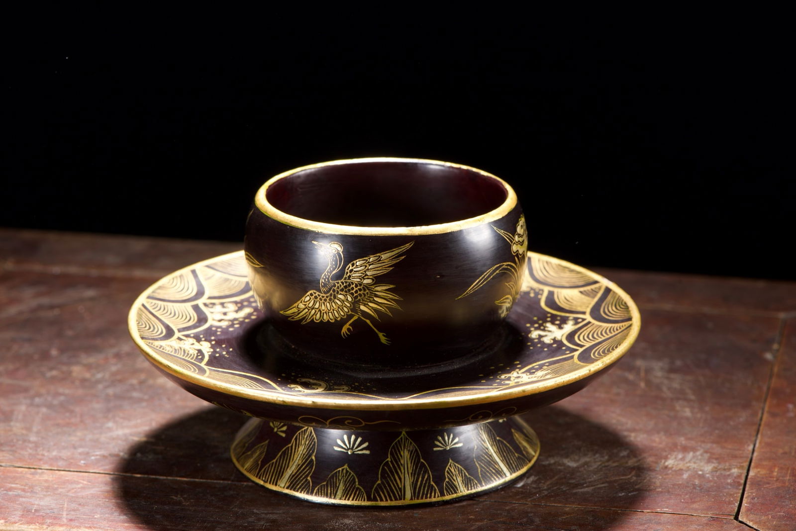 Gilt Gold Wooden-cored Lacquerware Cup Statue - 4