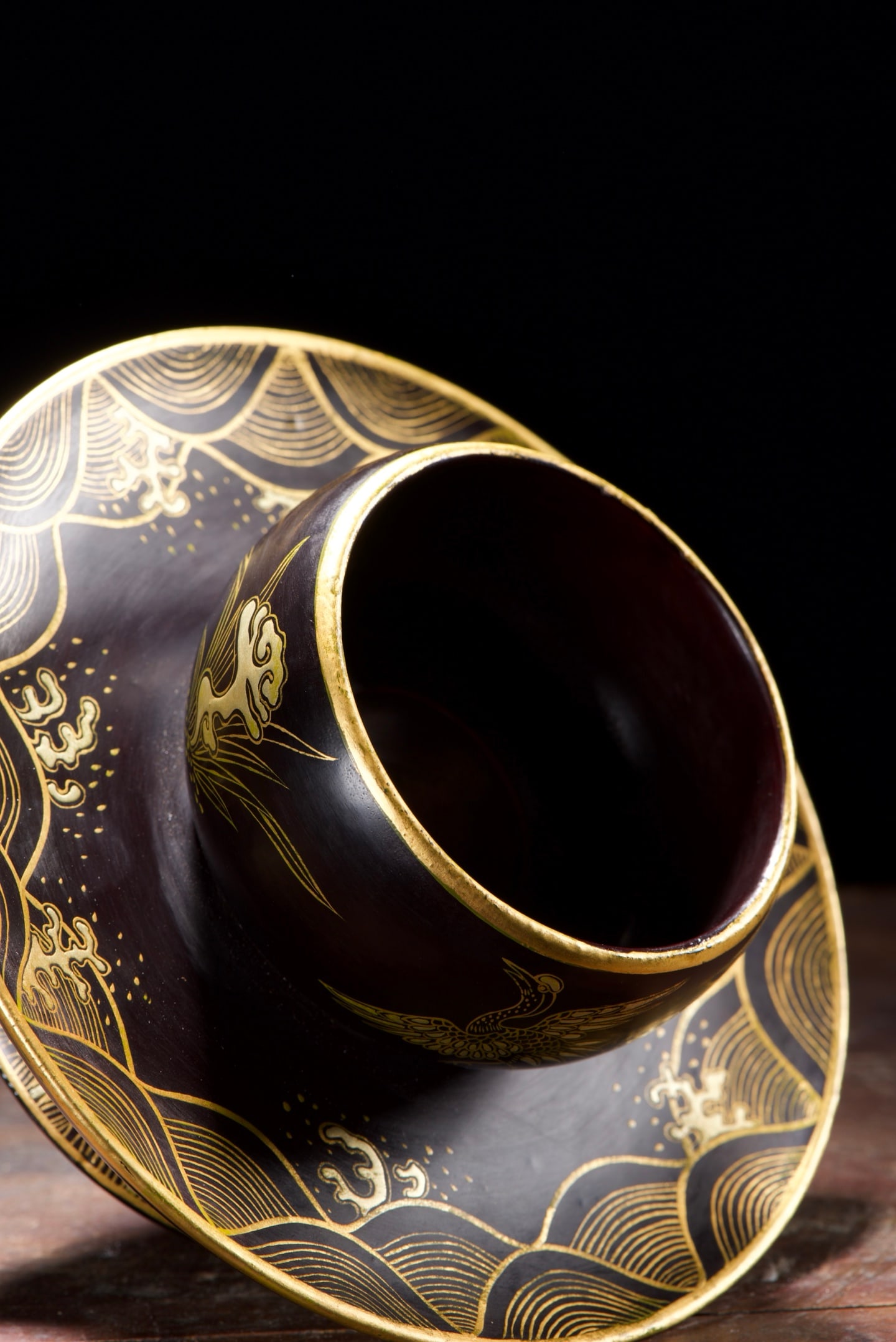 Gilt Gold Wooden-cored Lacquerware Cup Statue - 6