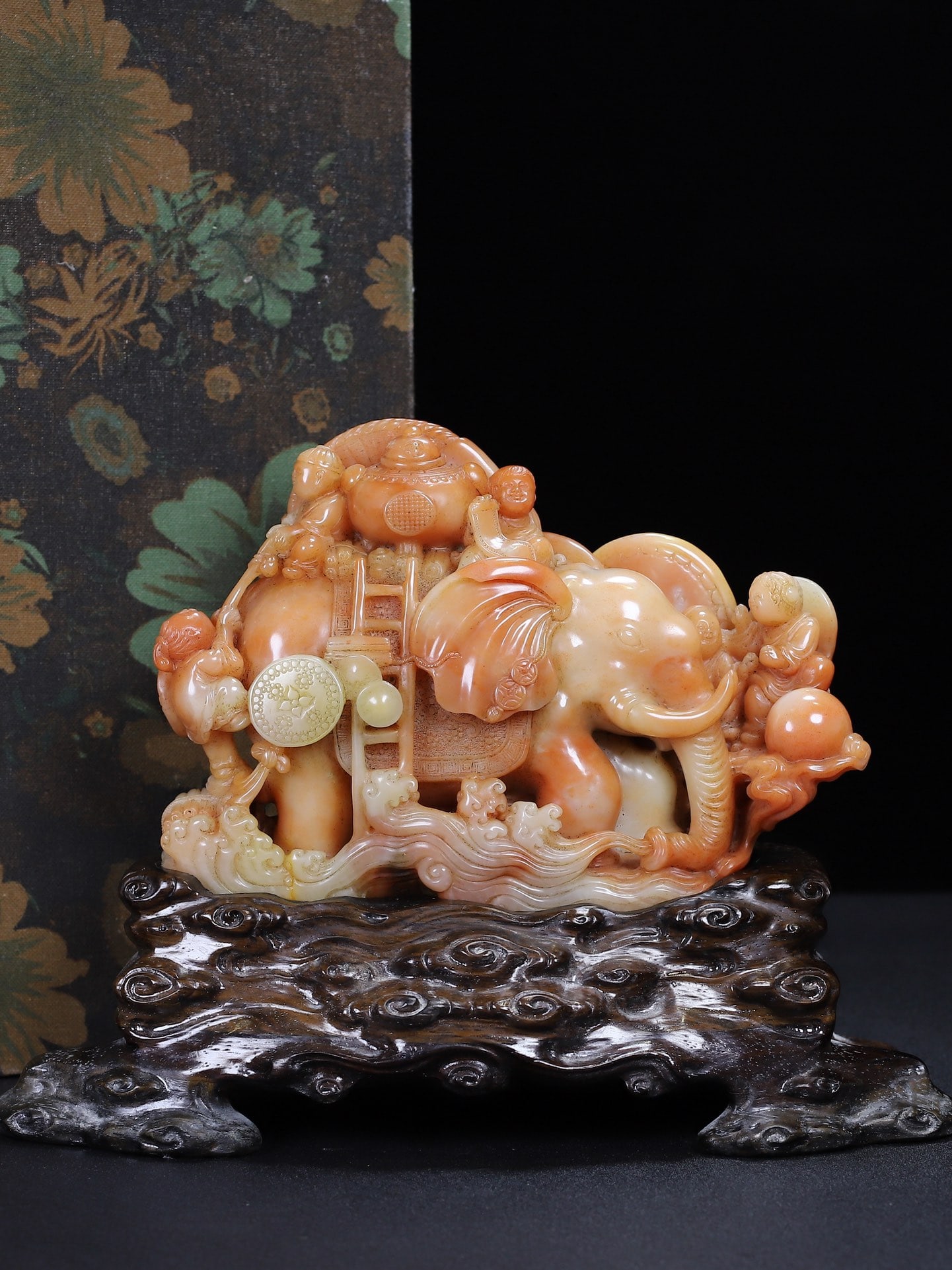 Natural Shoushan Stone Hand-carved Elephant & Kids Statue - 14