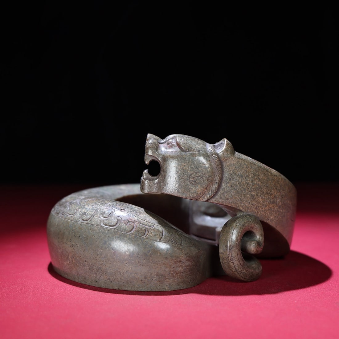 Hetian Jade Statue - Dragon,Old: Title: Hetian Jade Statue - Dragon,Old Origin: Chinese Date/Period: After1850 Materials: Hetian Jade Dimensions: 173x160x90(mm) 6.81x6.30x3.54(inches) Weight 5.24 lbs/2377g Reserve: $2,999.00 