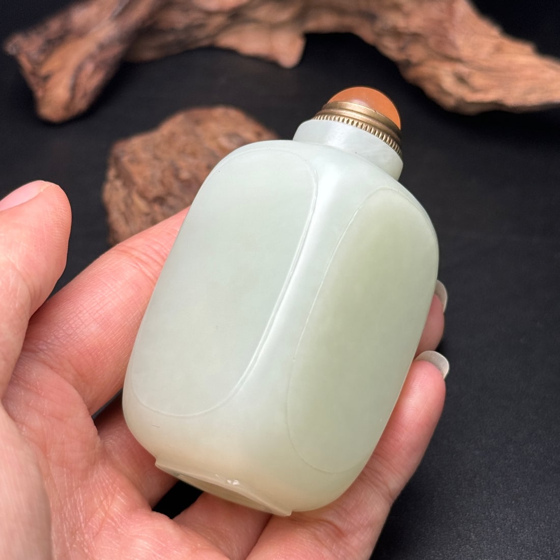 Hetian Jade Snuff Bottle (1 of 9)