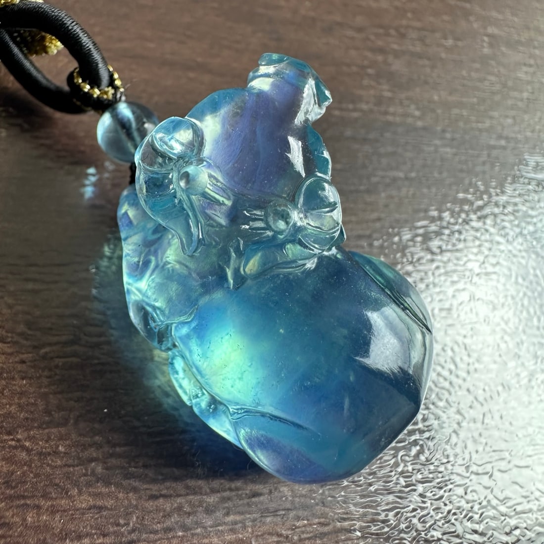 Aquamarine Hand-Carved Ox Pendant with Certificate: Title: Aquamarine Hand-Carved Ox Pendant with Certificate Origin: Chinese Date/Period: After2025 Materials: Aquamarine Dimensions: 33x20.2x15(mm) 1.30x0.80x0.59(inches) Reserve: $485.00 