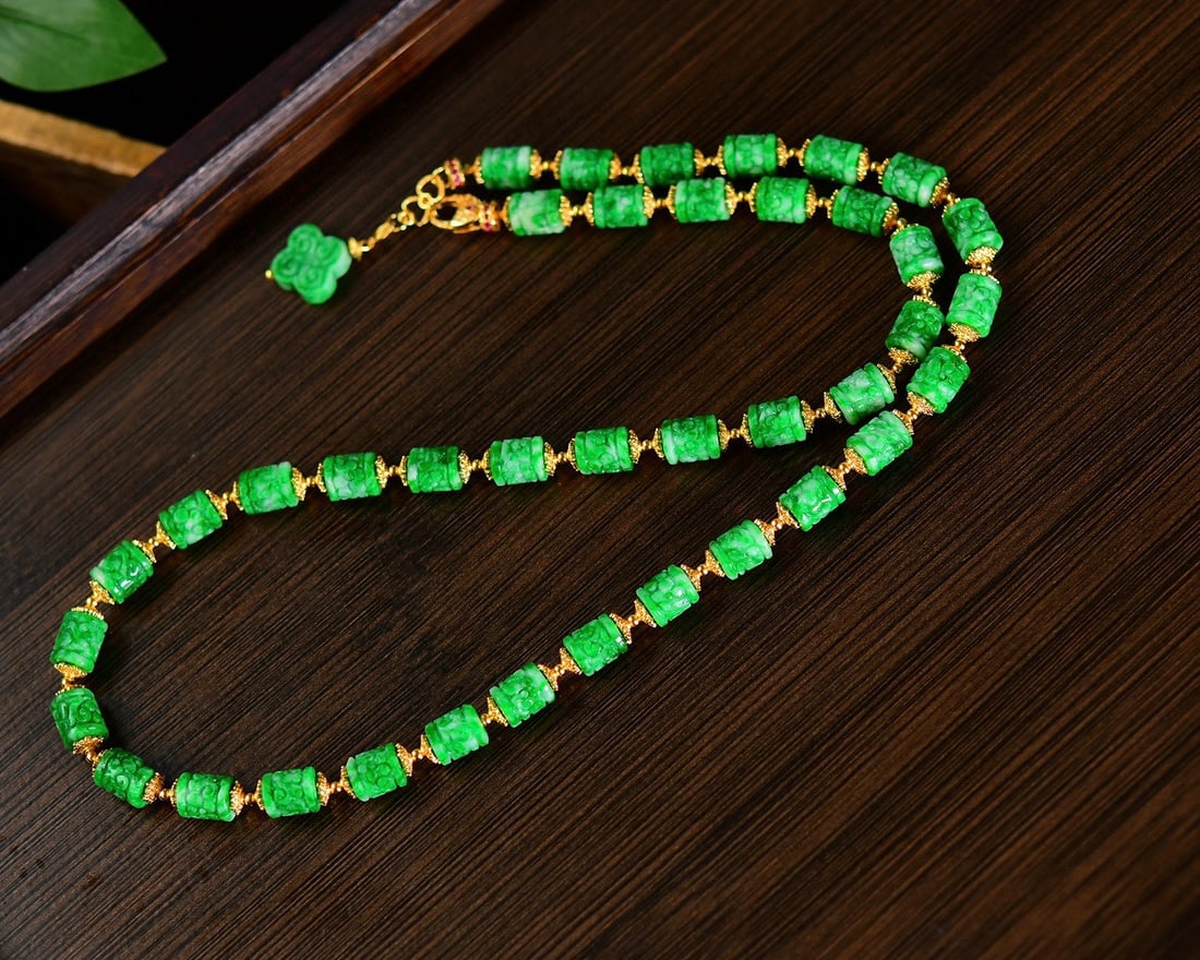 Natural Green Jadeite Necklace with Certificate - 3
