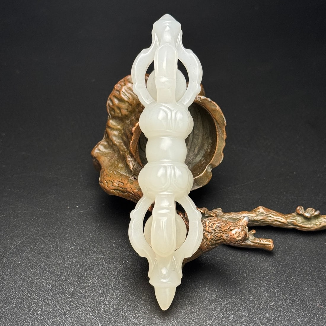 Hetian Jade Pendant - Pestle xiangmo: Title: Hetian Jade Pendant - Pestle xiangmo Origin: Chinese Date/Period: After2000 Materials: Hetian Jade Dimensions: 23x95(mm) 0.91x3.74(inches) Weight 0.08 lbs/37g Reserve: $299.00 Shipping: Domest