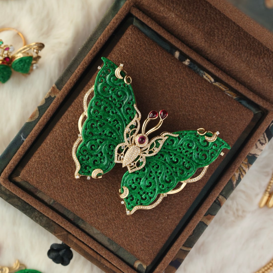 18K Gold Inlay Green Hetian Jade,Diamond Butterfly Pendant - 4