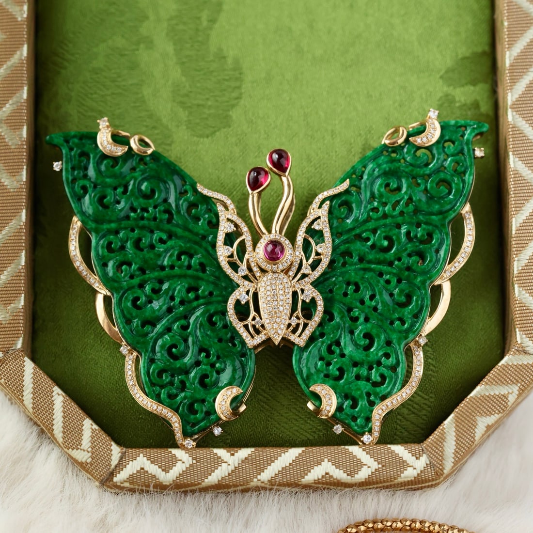 18K Gold Inlay Green Hetian Jade,Diamond Butterfly Pendant - 5