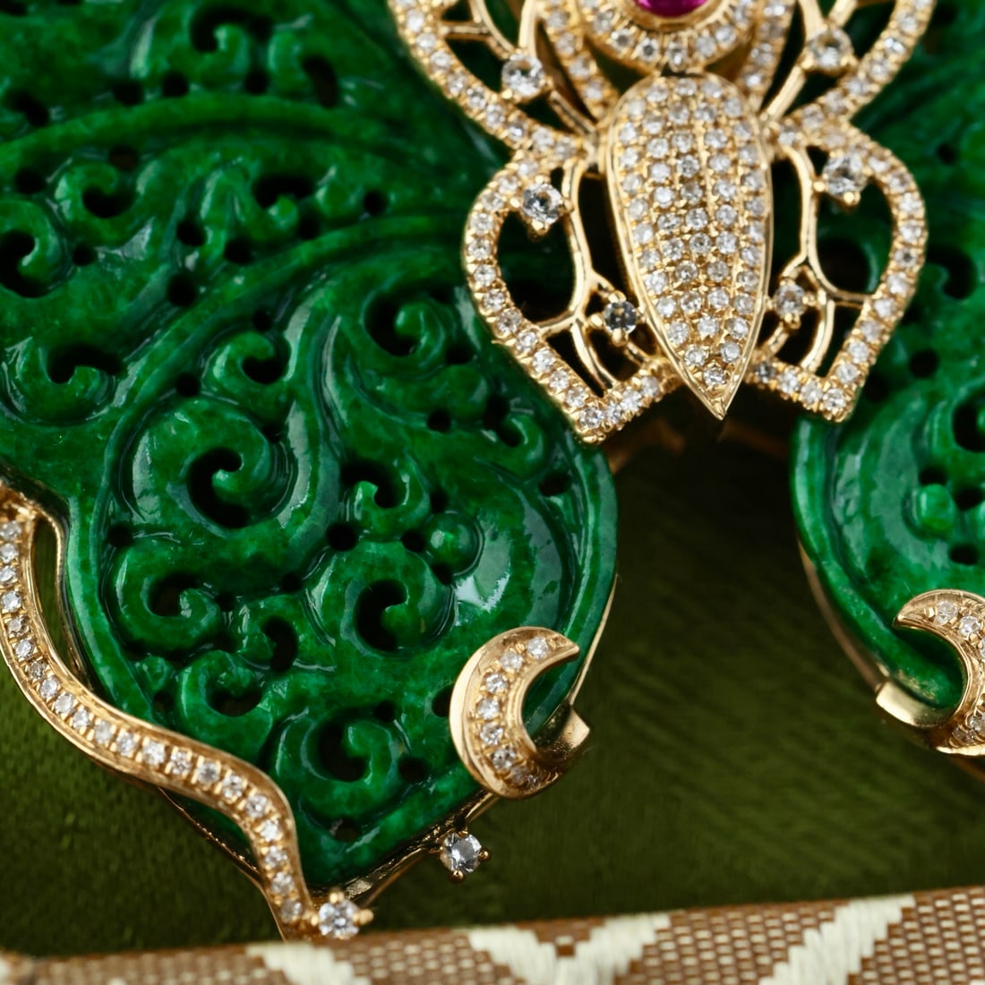 18K Gold Inlay Green Hetian Jade,Diamond Butterfly Pendant - 7