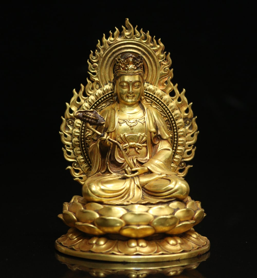Gilt Gold Bronze Kwan-yin Statue: Title: Gilt Gold Bronze Kwan-yin Statue Origin: Chinese Date/Period: After1900 Materials: Gilt Gold Bronze Dimensions: 105x70(mm) 4.13x2.76(inches) Weight 1.05 lbs/477g Reserve: $599.00 