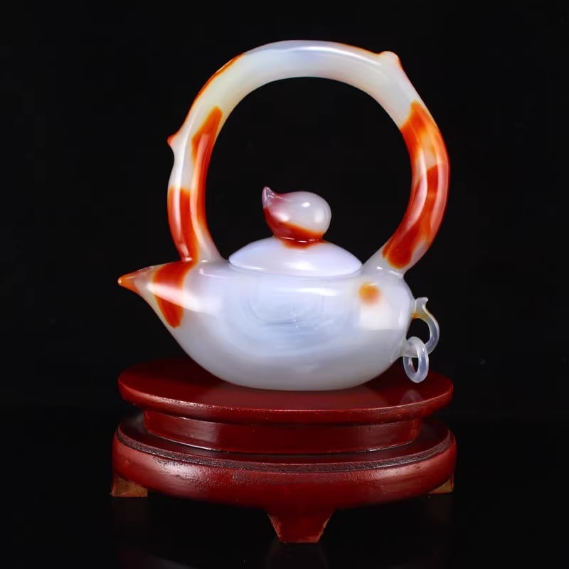 Agate Handle Peach Teapot with Certificate: Title: Agate Handle Peach Teapot with Certificate Origin: Chinese Date/Period: After2020 Materials: Agate Dimensions: 158x75x150(mm) 6.22x2.95x5.91(inches) Reserve: $499.00 Shipping: Domestic: Ship