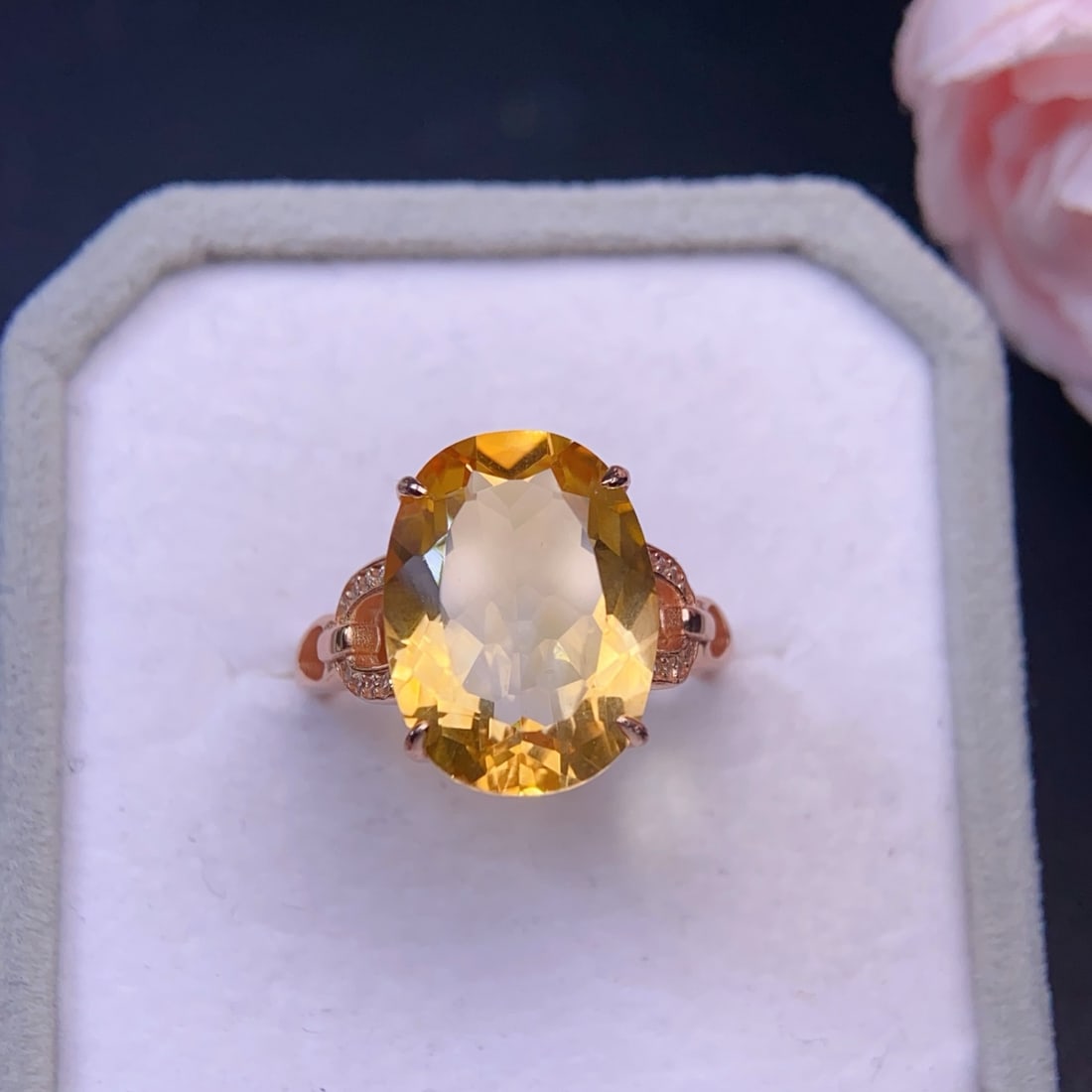 S925 Silver Inlay Yellow Crystal Ring,Adjustable size: Title: S925 Silver Inlay Yellow Crystal Ring,Adjustable size Origin: Chinese Date/Period: After2025 Materials: Silver,Crystal Dimensions: 12x16(mm) 0.47x0.63(inches) Reserve: $99.00 Shipping: Domesti