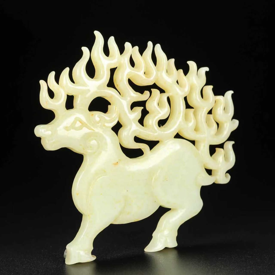 Hetian Jade Pendant - Deer: Title: Hetian Jade Pendant - Deer Origin: Chinese Date/Period: After1900 Materials: Hetian Jade Dimensions: 70x70x5(mm) 2.76x2.76x0.20(inches) Weight 0.07 lbs/33g Reserve: $160.00 Shipping: Domestic: