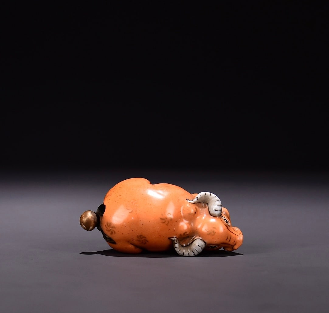 Porcelain Snuff Bottle - Ox - 5