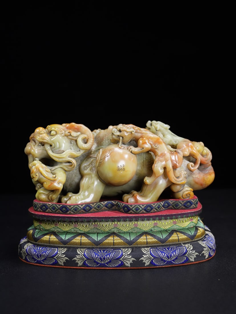 Shoushan Soapstone Hand-Carved Fortune Lion,Chi Dragon Statue (1 of 11)