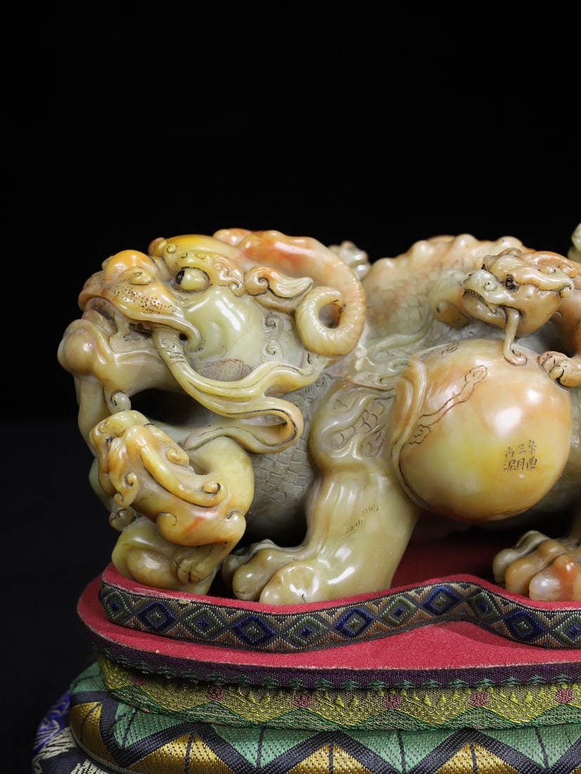 Shoushan Soapstone Hand-Carved Fortune Lion,Chi Dragon Statue - 3