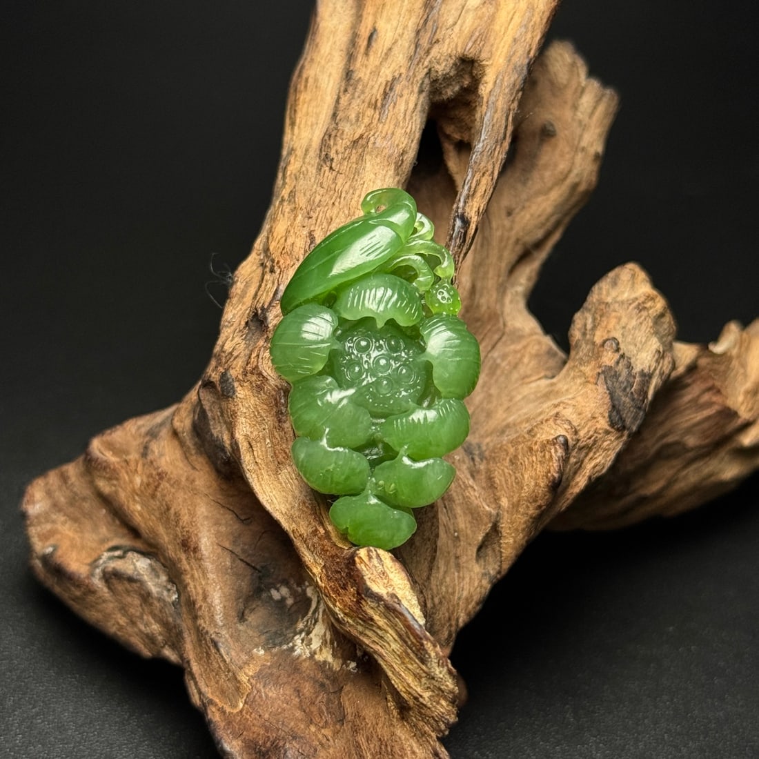 Green Hetian Jade Hand-Carved Lotus Pendant: Title: Green Hetian Jade Hand-Carved Lotus Pendant Origin: Chinese Date/Period: After2025 Materials: Hetian Jade Dimensions: 40x23x11(mm) 1.57x0.91x0.43(inches) Weight 0.03 lbs/13g Reserve: $269.00 Sh
