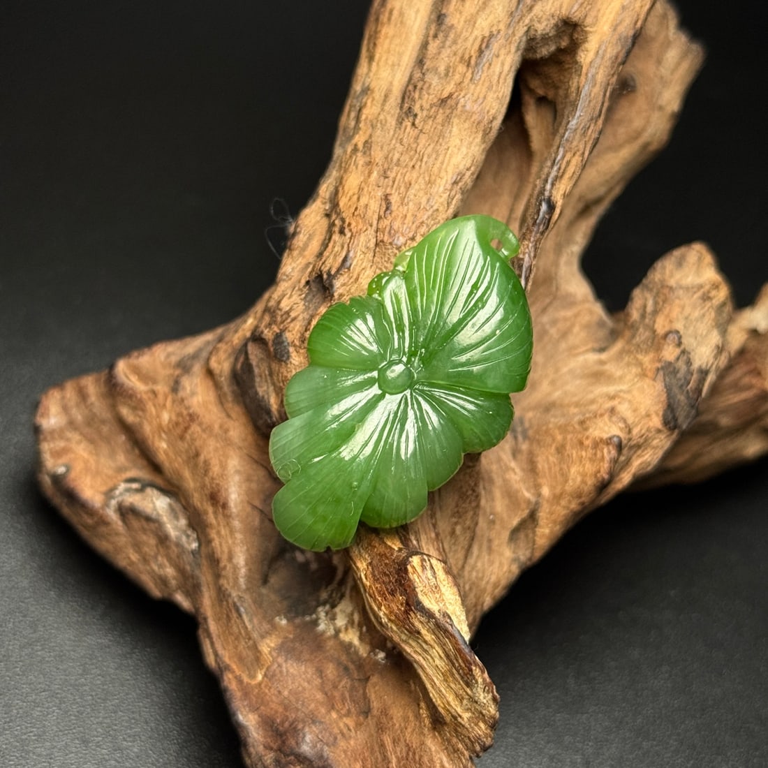 Green Hetian Jade Hand-Carved Lotus Pendant - 3