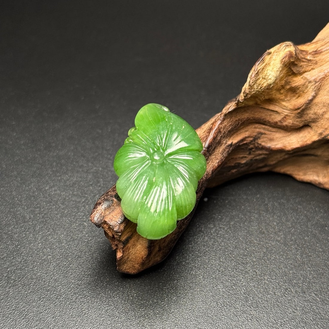 Green Hetian Jade Hand-Carved Lotus Pendant - 6