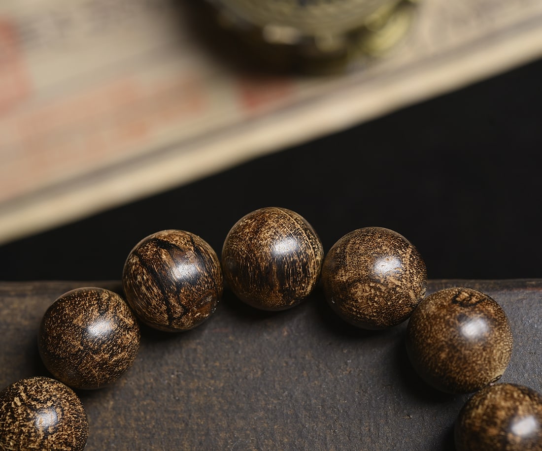 16mm Chenxiang Wood Bracelet - 4