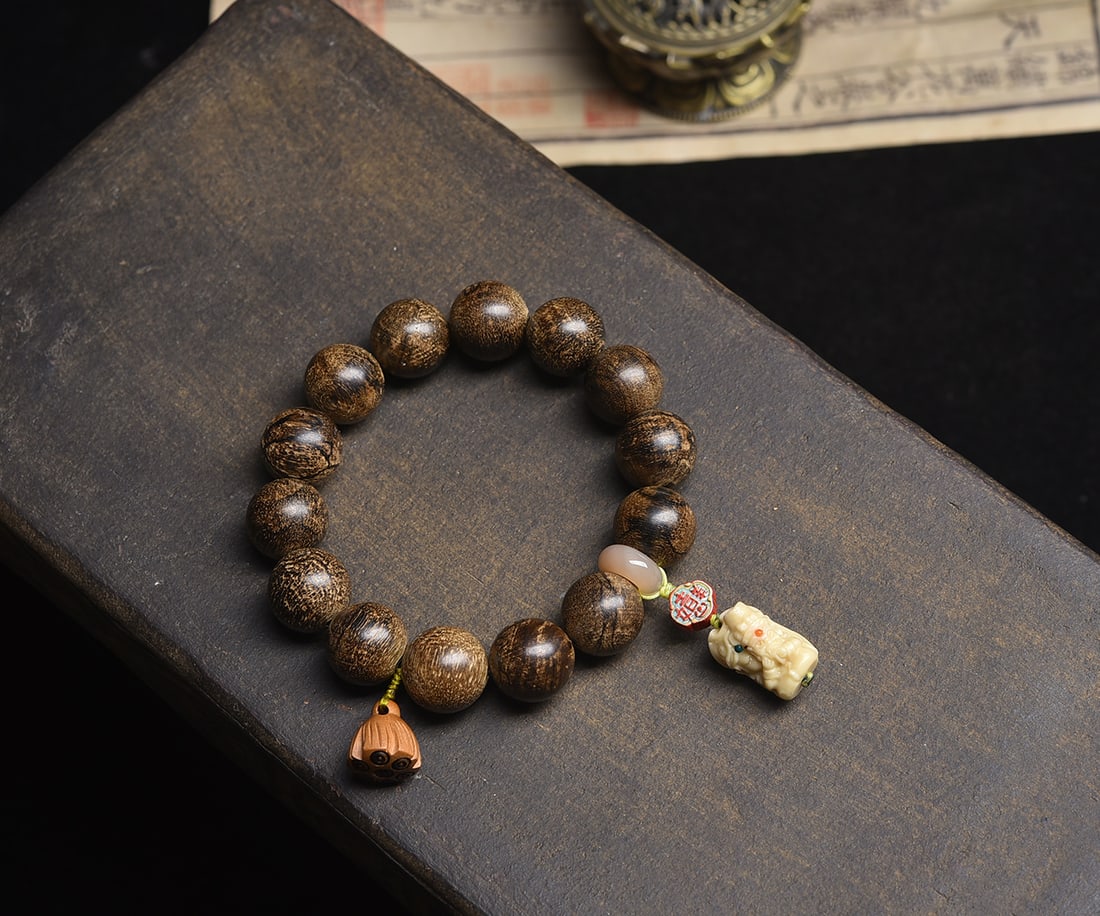16mm Chenxiang Wood Bracelet - 5