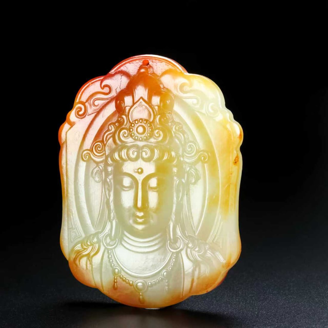 Hetian Jade Pendant - Kwan-yin: Title: Hetian Jade Pendant - Kwan-yin Origin: Chinese Date/Period: After2000 Materials: Hetian Jade Dimensions: 70x50x8(mm) 2.76x1.97x0.31(inches) Weight 0.11 lbs/51g Reserve: $159.00 Shipping: Domes