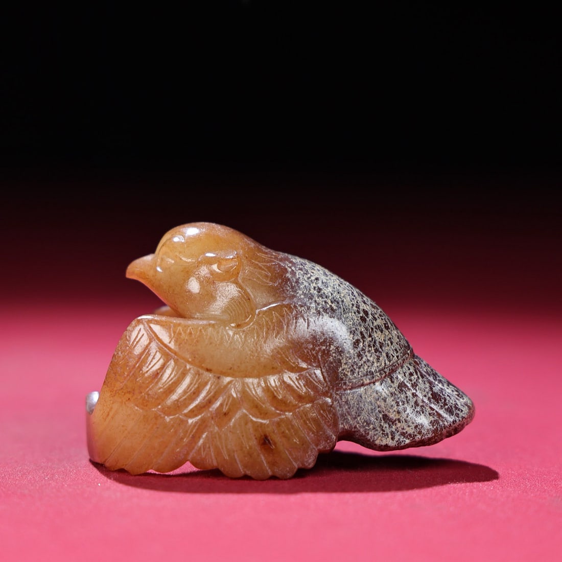 Hetian Jade Pendant - Bird,Old: Title: Hetian Jade Pendant - Bird,Old Origin: Chinese Date/Period: After1900 Materials: Hetian Jade Dimensions: 64x36x37(mm) 2.52x1.42x1.46(inches) Weight 0.18 lbs/80g Reserve: $678.00 Shipping: Dome