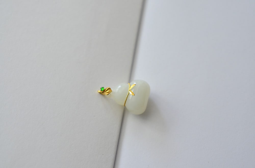 18K Gold Inlay Hetian Jade Pendant - Gourd - 4