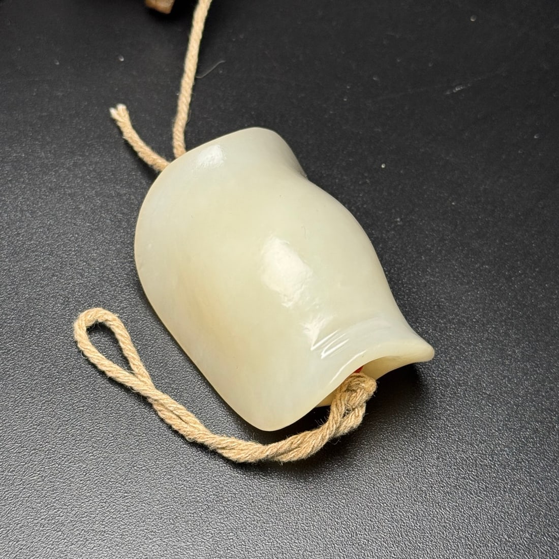 Hetian Jade Pendant - Turtle Shell: Title: Hetian Jade Pendant - Turtle Shell Origin: Chinese Date/Period: After2000 Materials: Hetian Jade Dimensions: 52x37x28(mm) 2.05x1.46x1.10(inches) Weight 0.19 lbs/86g Reserve: $379.00 Shipping: