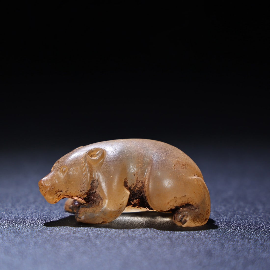 Crystal Bear Statue,Old: Title: Crystal Bear Statue,Old Origin: Chinese Date/Period: After1890 Materials: Crystal Dimensions: 59x32x25(mm) 2.32x1.26x0.98(inches) Weight 0.15 lbs/68g Reserve: $349.00 Shipping:Domestic: