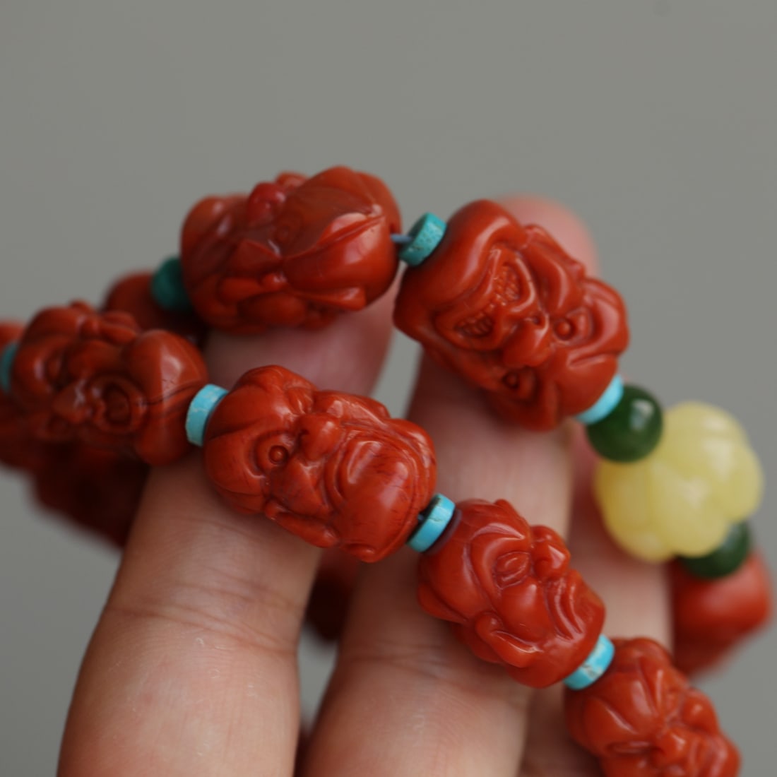 Nanhong Agate Hand-Carved Eighteen Arhat Hand Chain - 2