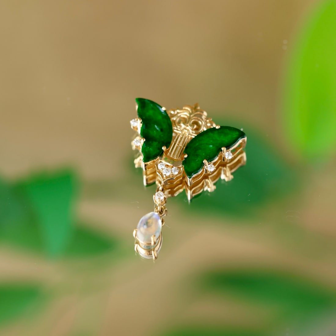 18K Gold Inlay Green Jadeite Butterfly Pendant - 4