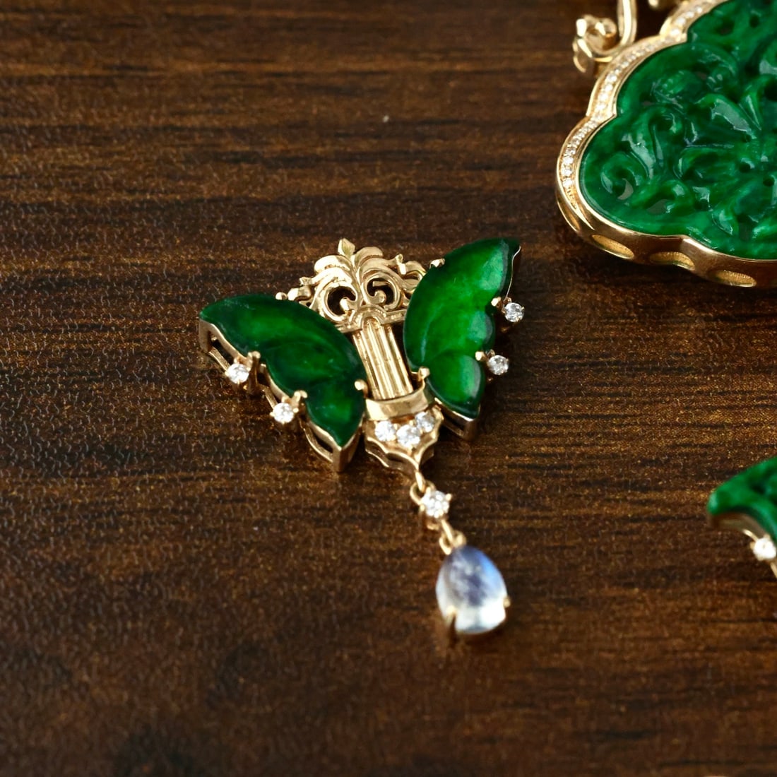 18K Gold Inlay Green Jadeite Butterfly Pendant - 5