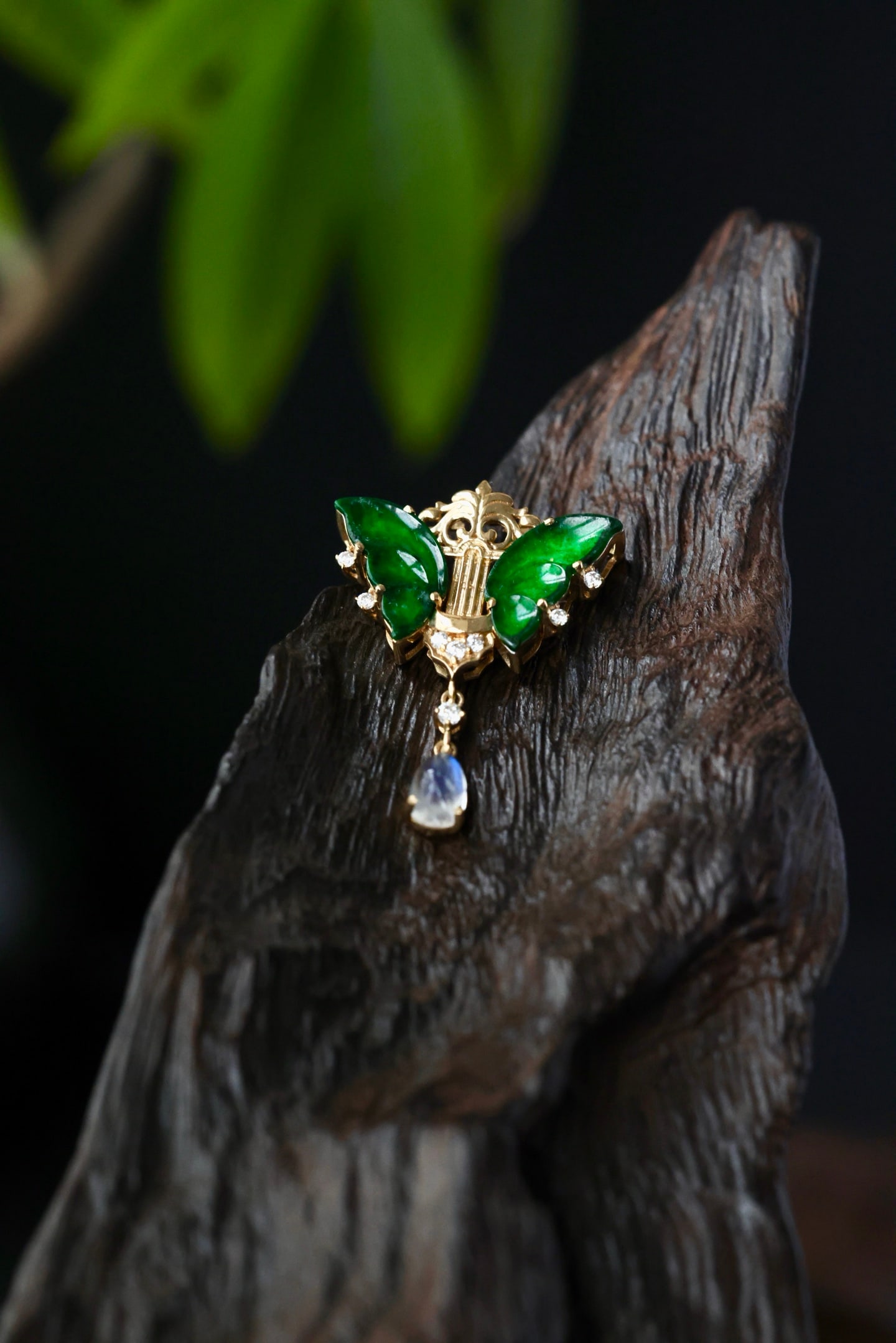 18K Gold Inlay Green Jadeite Butterfly Pendant - 8