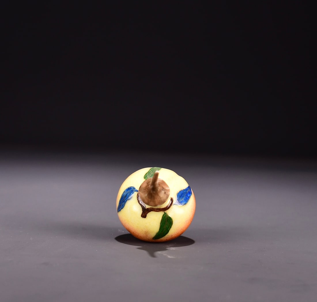 Famille Rose Porcelain Peach Snuff Bottle - 4