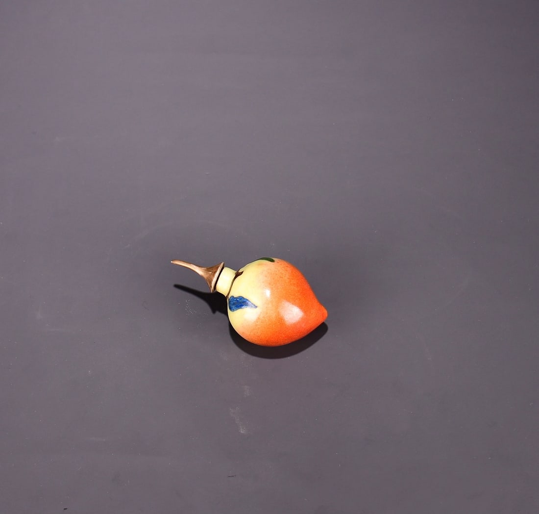 Famille Rose Porcelain Peach Snuff Bottle - 6