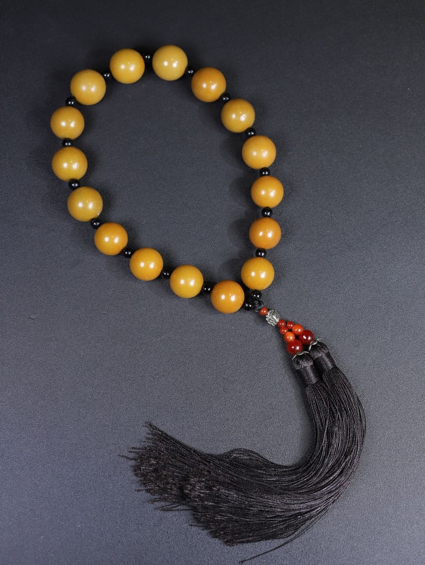 20mm Tianhuang Shoushan Soapstone Beads Hand Chain w Box: Title: 20mm Tianhuang Shoushan Soapstone Beads Hand Chain w Box Origin: Chinese Date/Period: After1880 Materials: Tianhuang Shoushan Soapstone Dimensions: 20(mm) 0.79(inches) Weight 0.39 lbs/178g Rese