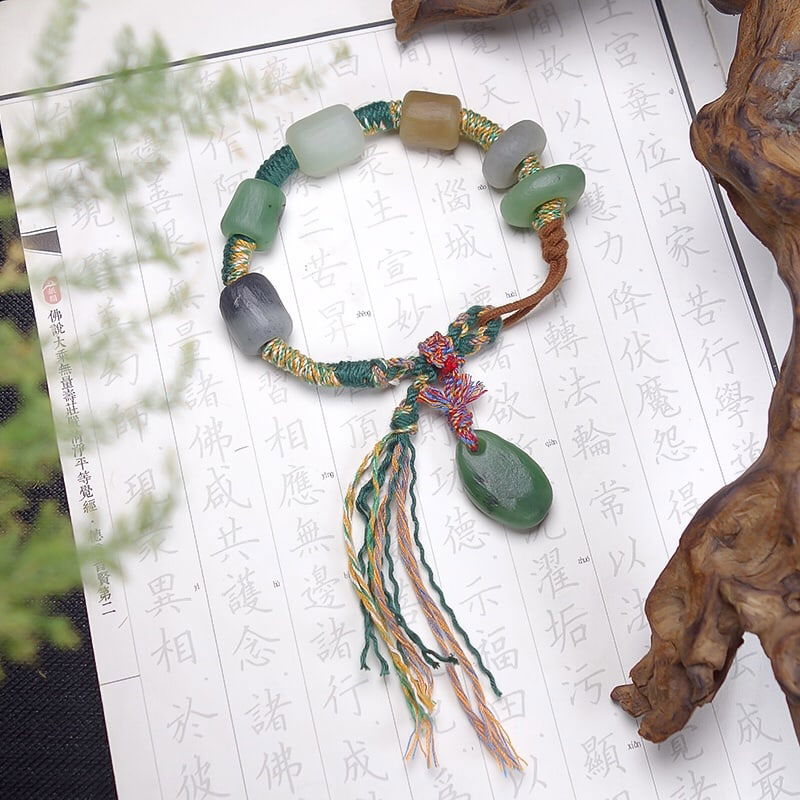 Hand knitting Hetian Jade Hand Chain: Title: Hand knitting Hetian Jade Hand Chain Origin: Chinese Date/Period: After2025 Materials: Hetian Jade Dimensions: 16-13(mm) 0.63-0.51(inches) Weight 0.08 lbs/34.8g Reserve: $399.00 