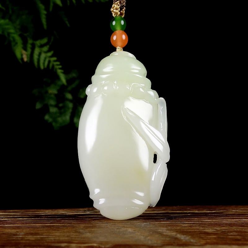 Hetian Jade Pendant Bamboo,Certificate: Title: Hetian Jade Pendant Bamboo,Certificate Origin: Chinese Date/Period: After2025 Materials: Hetian Jade Dimensions: 49x27x16(mm) 1.93x1.06x0.63(inches) Weight 0.07 lbs/32g Reserve: $289.00 
