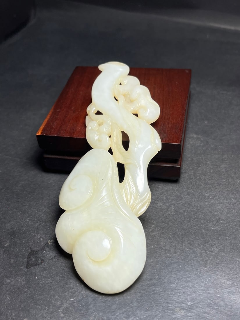 Hetian Jade Pendant/Statue - Ruyi - 3