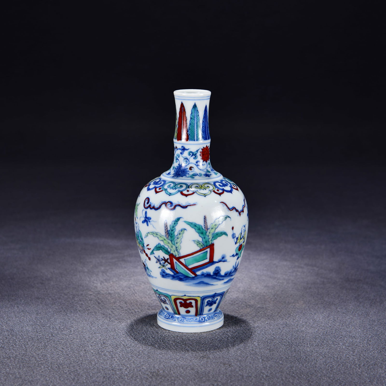 Porcelain Vase Doucai w Kid,Flower (1 of 8)