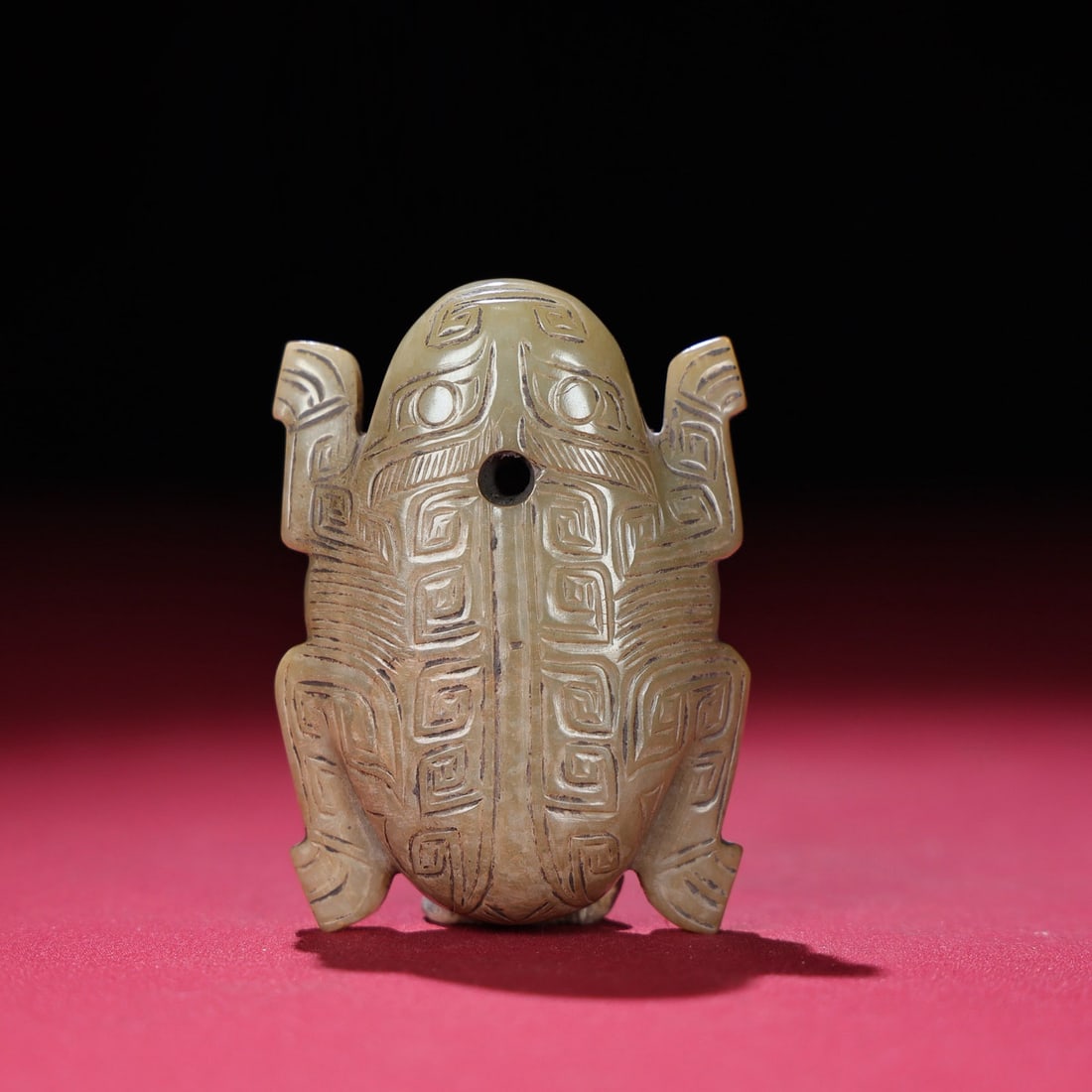 Hetian Jade Animal Pendant Frog: Title: Hetian Jade Animal Pendant Frog Origin: Chinese Date/Period: After1900 Materials: Hetian Jade Dimensions: 64x46x14(mm) 2.52x1.81x0.55(inches) Weight 0.17 lbs/79g Reserve: $549.00 Shipping: Dom