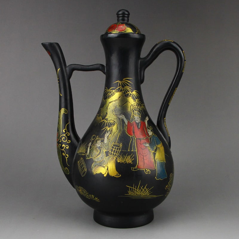 Gilt Gold Black Lacquerware Wine Pot w Qianlong Mark: Title: Gilt Gold Black Lacquerware Wine Pot w Qianlong Mark Origin: Chinese Date/Period: After1900 Materials: Lacquerware Dimensions: 233x148x115(mm) 9.17x5.83x4.53(inches) Weight 0.52 lbs/238g Reserv
